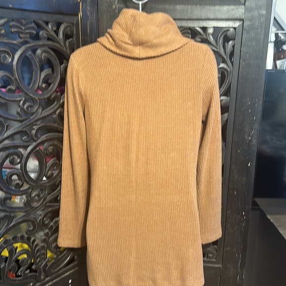 Susan Graver Weekend Textured Knit Crossover Hem Cowl Neck Sweater Tunic Top. - Picture 6 of 8